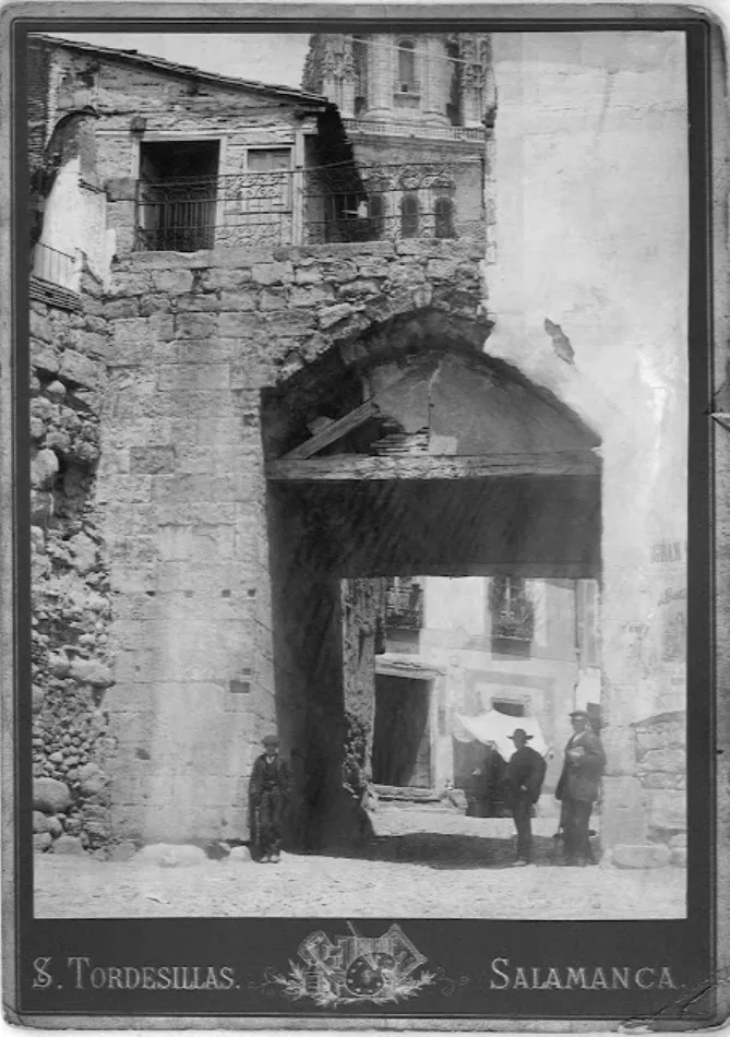 Foto 3 - Puerta del R&iacute;o, de An&iacute;bal o de H&eacute;rcules