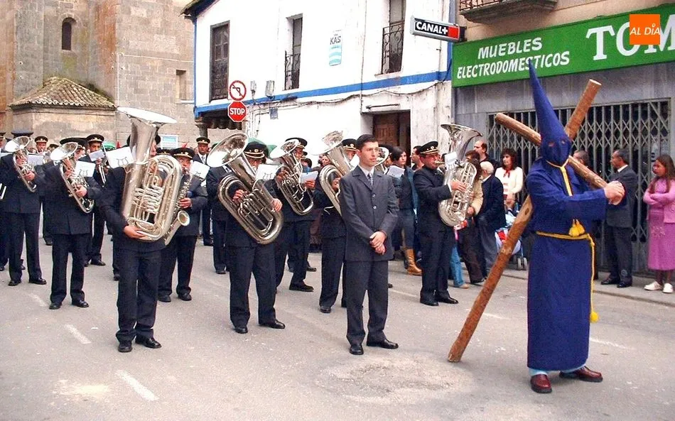 Foto 8 - As&iacute; fue la Procesi&oacute;n de la Pasi&oacute;n en Vitigudino en 2003  