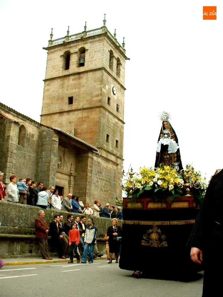 Foto 4 - As&iacute; fue la Procesi&oacute;n de la Pasi&oacute;n en Vitigudino en 2003  