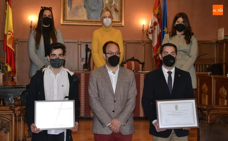 José David Flores Félix y Jaime Bajo da Costa reciben su título de ‘Mirobrigenses Ilustres’  
