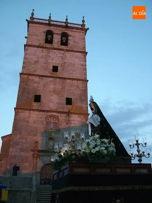 Foto 4 - As&iacute; fue la Procesi&oacute;n del Santo Entierro en Vitigudino en 2004  