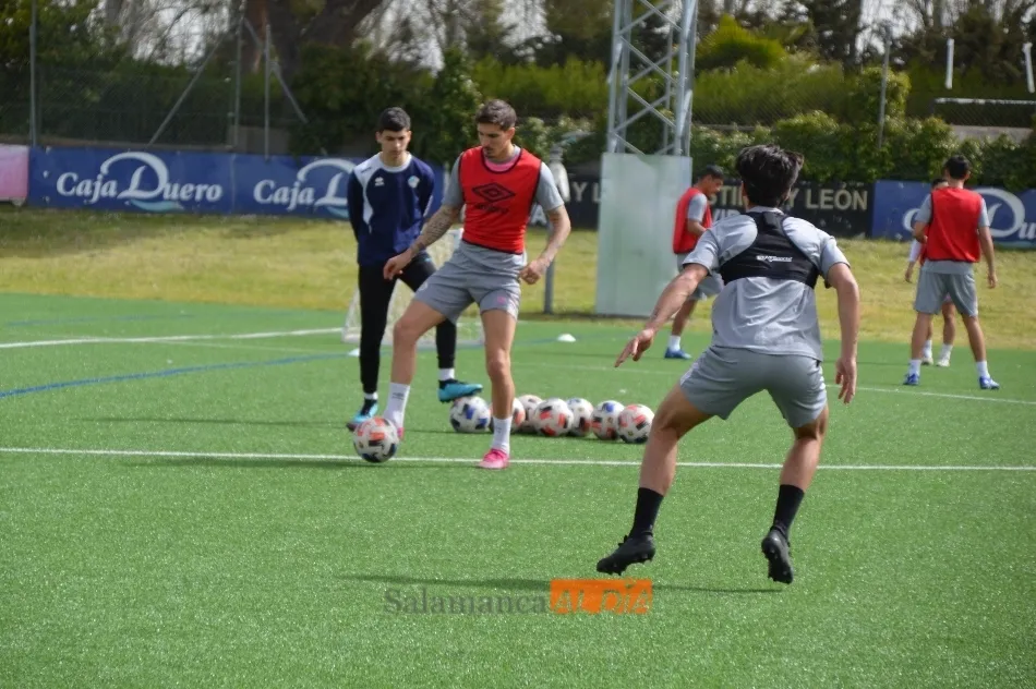 Lauren Egea, en un entrenamiento del filial del Salamanca UDS
