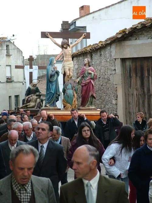 Foto 10 - As&iacute; fue el Descendimiento de Cristo en Lumbrales en 2004  