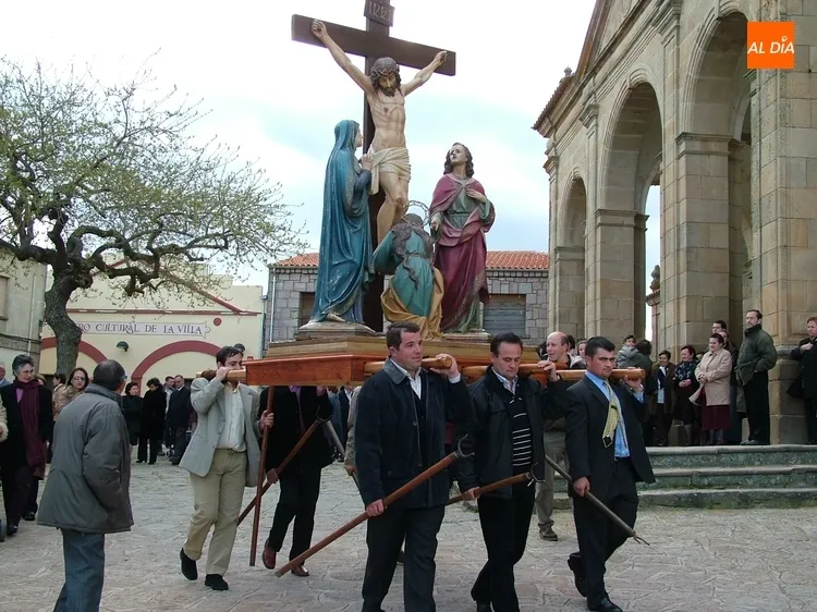 Foto 6 - As&iacute; fue el Descendimiento de Cristo en Lumbrales en 2004  