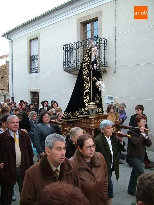 Foto 4 - As&iacute; fue el Descendimiento de Cristo en Lumbrales en 2004  