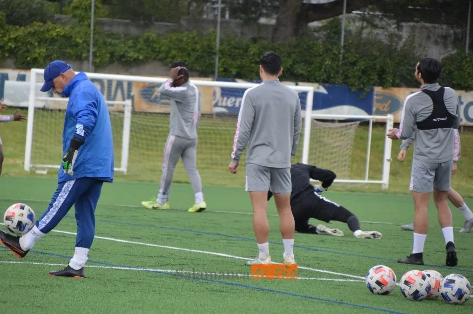 Foto 4 - Sorpresas en el Salamanca: Casado ya toca bal&oacute;n en el campo; Javi Navas mejora del gemelo y...
