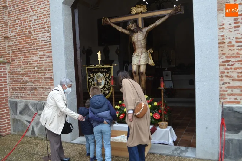 Foto 5 - La tradicional ofrenda de las velas vuelve entre un minucioso protocolo sanitario