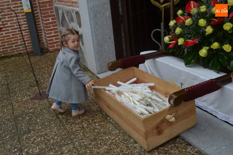 Foto 3 - La tradicional ofrenda de las velas vuelve entre un minucioso protocolo sanitario