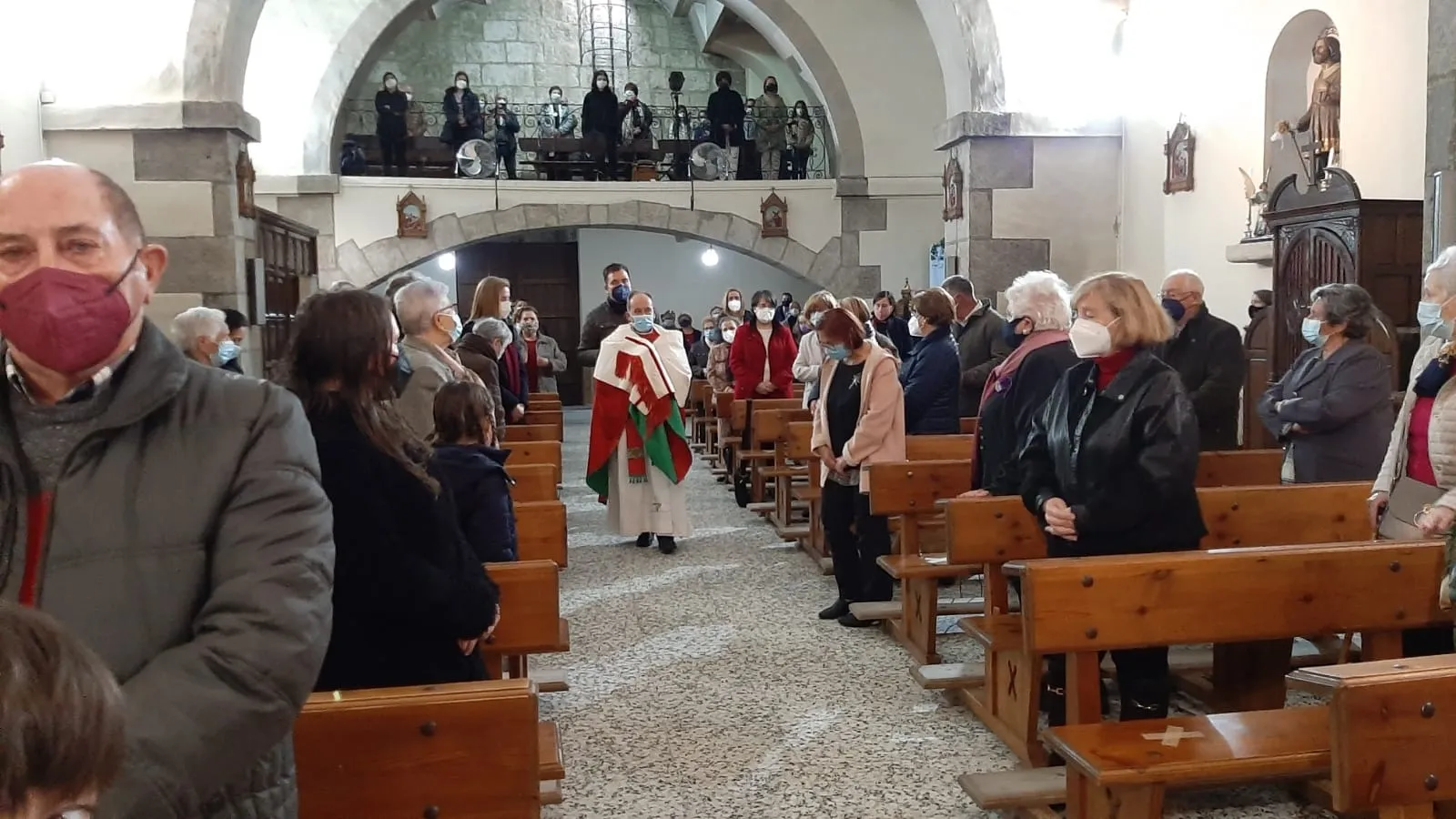 Foto 6 - El Cristo Bendito de San Andr&eacute;s protagoniza los d&iacute;as centrales de la Semana Santa en su parroquia ...