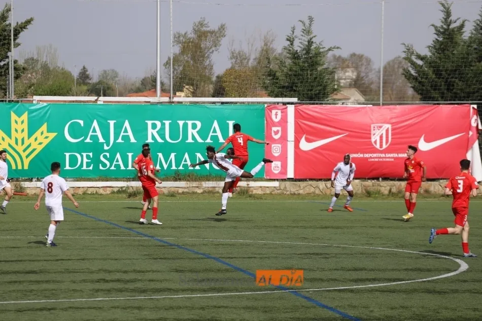 Foto 10 - Lauren, Nico L&oacute;pez y Amis hacen volar al filial del Salamanca UDS en su victoria sobre la...
