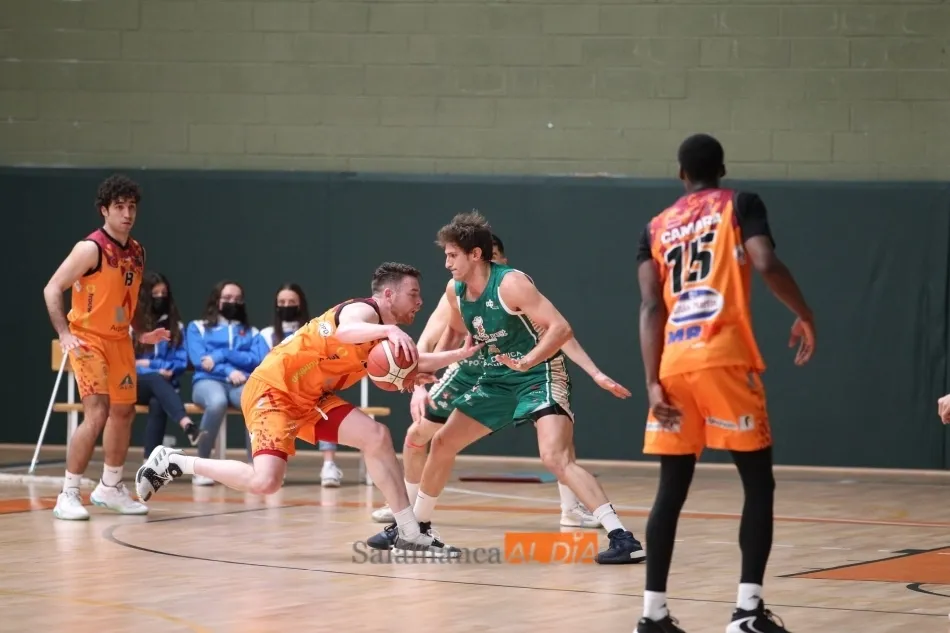 Foto 10 - El Aquimisa Carbajosa no se rinde y logra en la pr&oacute;rroga una valios&iacute;sima victoria (87-85)  