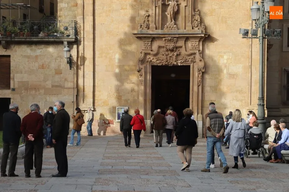 Foto 8 - La tregua de la lluvia deja las calles de Salamanca llenas de p&uacute;blico