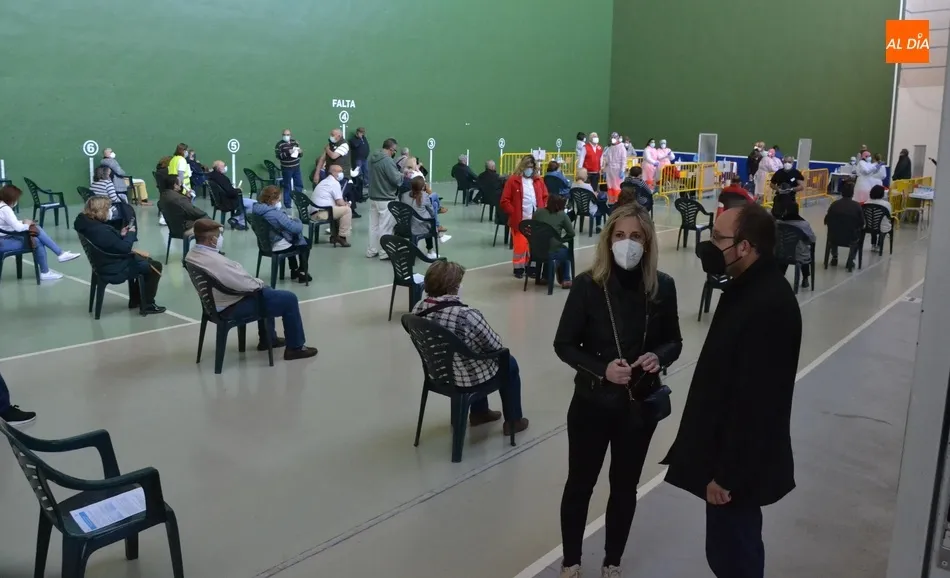 Foto 9 - D&iacute;a de vacunaci&oacute;n masiva para las personas de 60 a 65 a&ntilde;os de la Zona B&aacute;sica de Ciudad Rodrigo  