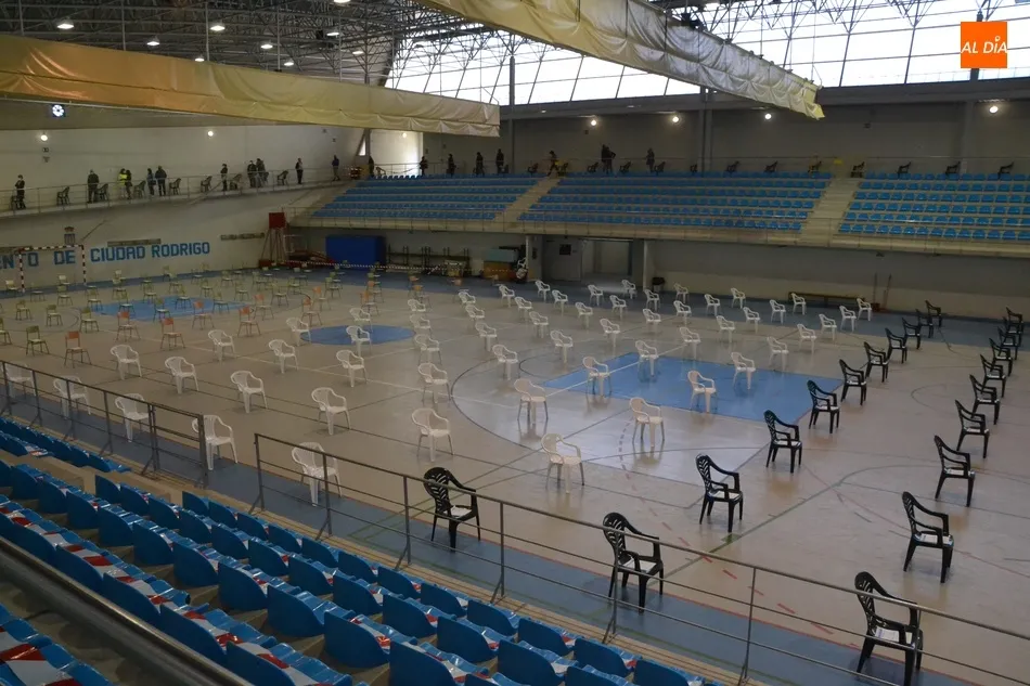Foto 8 - D&iacute;a de vacunaci&oacute;n masiva para las personas de 60 a 65 a&ntilde;os de la Zona B&aacute;sica de Ciudad Rodrigo  