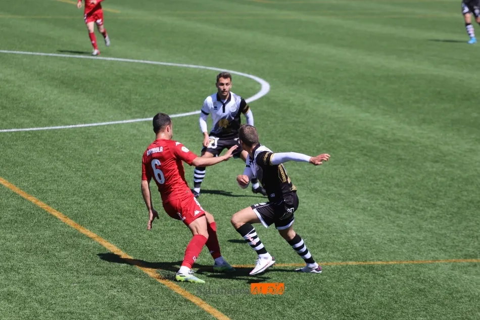 Foto 6 - La Cultural arruina el debut de Unionistas en su sue&ntilde;o por subir a Segunda (0-1)