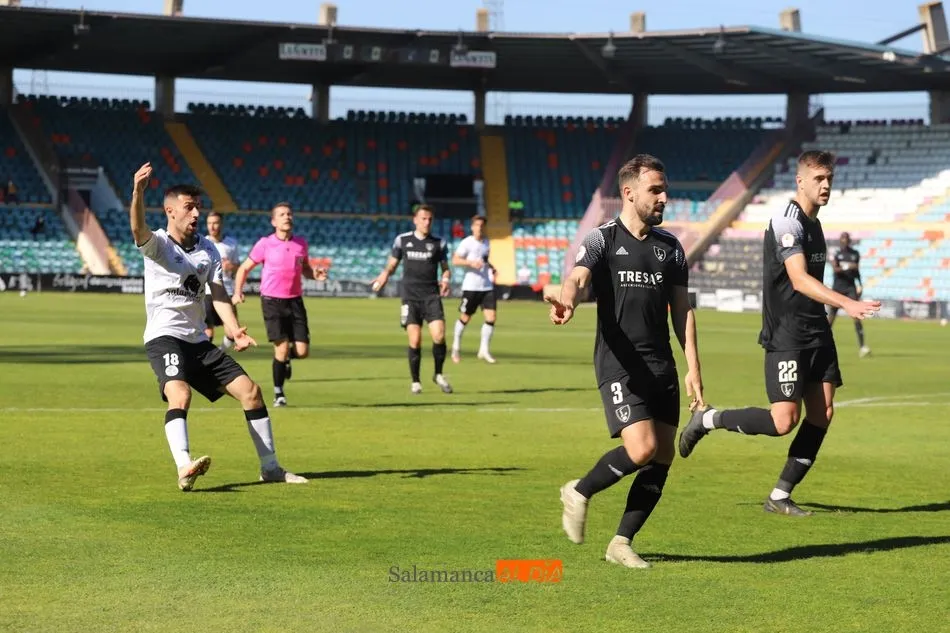 Foto 8 - El Salamanca UDS se inmola en el a&ntilde;adido con el Lealtad y deja claro que la segunda fase no ser&aacute;...