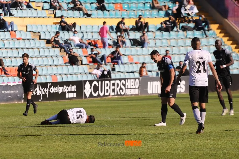 Foto 6 - El Salamanca UDS se inmola en el a&ntilde;adido con el Lealtad y deja claro que la segunda fase no ser&aacute;...