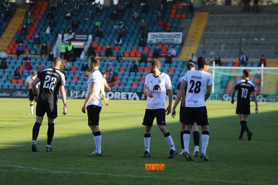 Foto 4 - El Salamanca UDS se inmola en el a&ntilde;adido con el Lealtad y deja claro que la segunda fase no ser&aacute;...