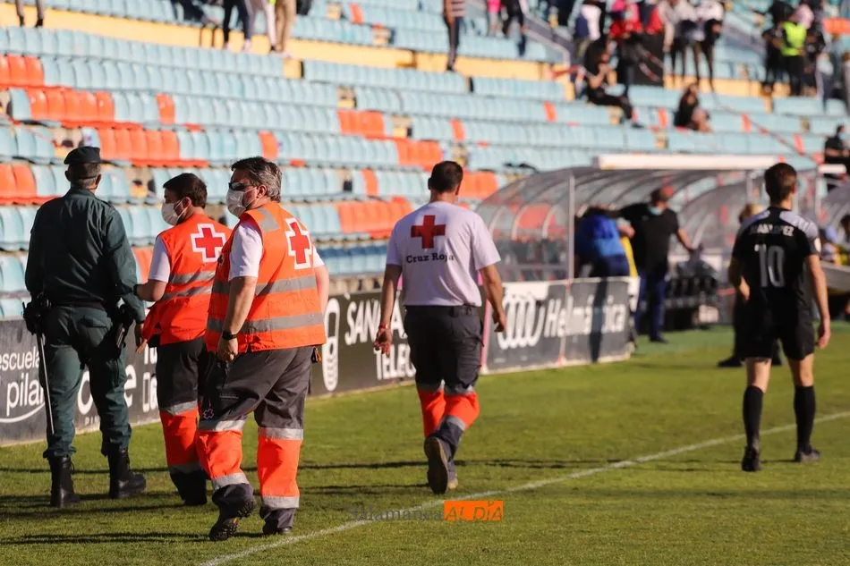 Foto 2 - El Salamanca UDS se inmola en el a&ntilde;adido con el Lealtad y deja claro que la segunda fase no ser&aacute;...