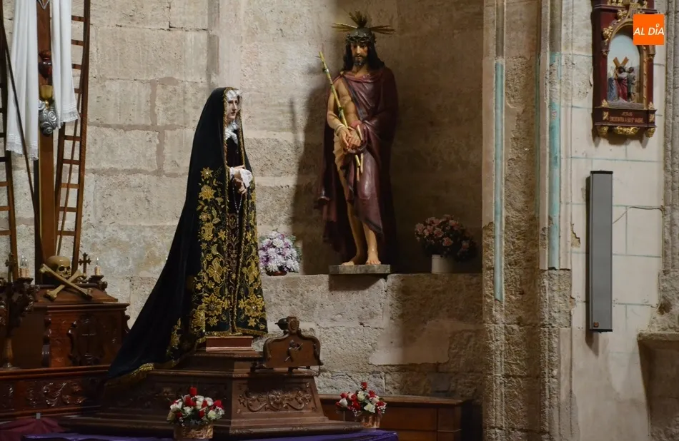 Foto 3 - El Nazareno desmonta su exposici&oacute;n semanasantera satisfechos con la acogida que ha tenido  