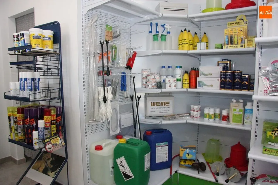 Foto 2 - Univet mejora sus servicios en su nueva tienda de Vitigudino  