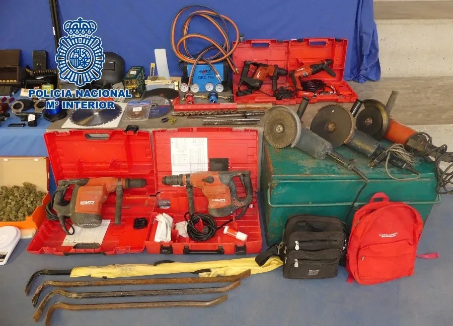 Foto 2 - Desarticulada la banda que rob&oacute; 150.000 euros en una empresa de Salamanca