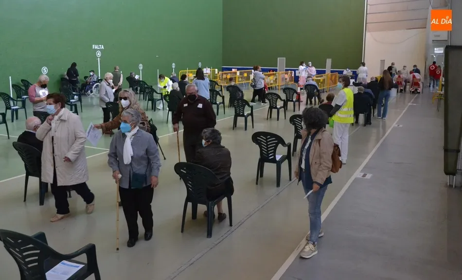 Foto 4 - Completada la vacunaci&oacute;n del primer grupo de personas de 80 a 90 a&ntilde;os de edad  
