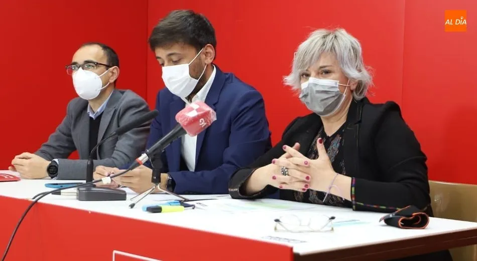 Foto 2 - Los parlamentarios del PSOE en Salamanca defienden el compromiso del Gobierno con los afectados por ...