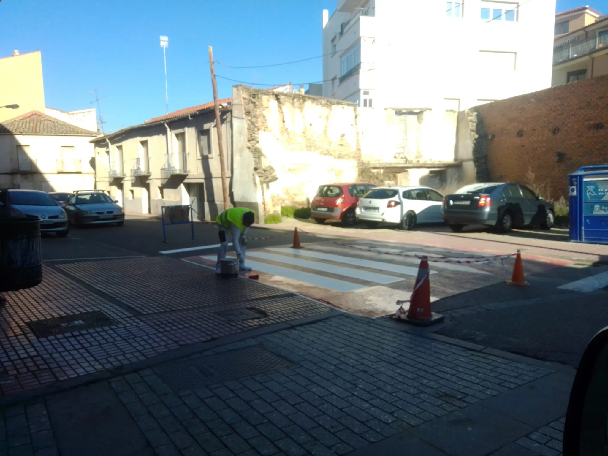 Foto 2 - Lavado de imagen a los pasos de cebra de Alba de Tormes