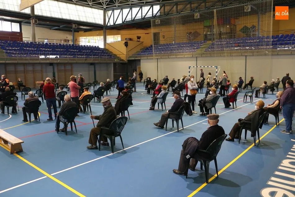 Foto 10 - Nueva jornada de vacunaciones en Guijuelo con 600 dosis de Pzifer por la ma&ntilde;ana