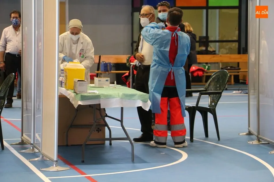 Foto 9 - Nueva jornada de vacunaciones en Guijuelo con 600 dosis de Pzifer por la ma&ntilde;ana