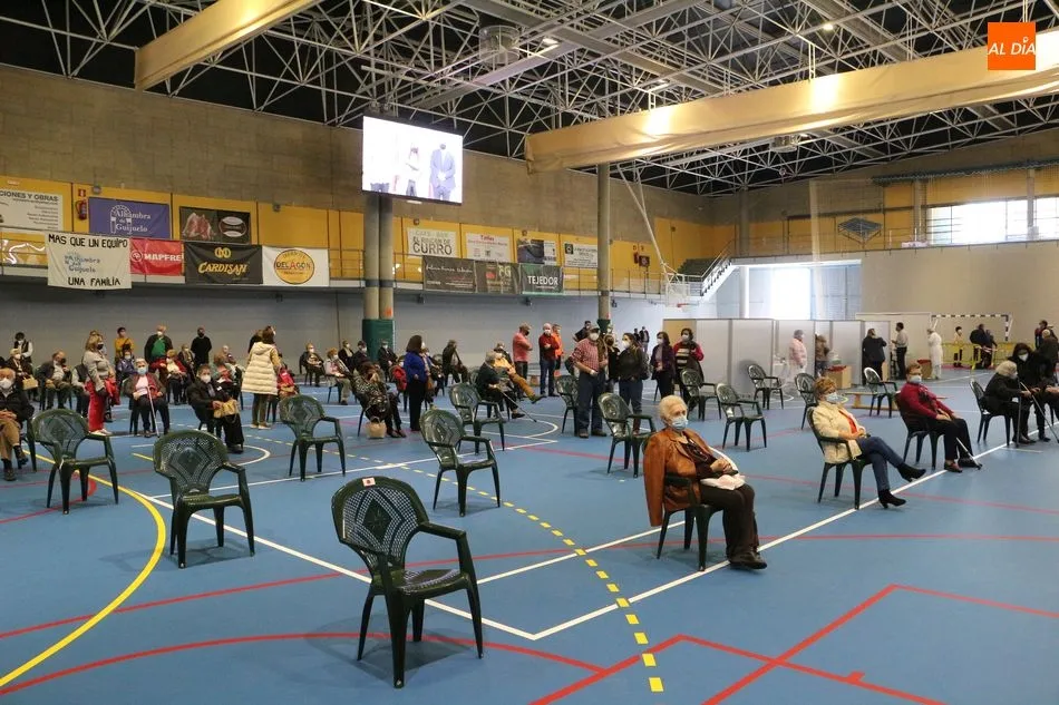 Foto 8 - Nueva jornada de vacunaciones en Guijuelo con 600 dosis de Pzifer por la ma&ntilde;ana