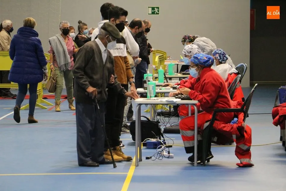 Foto 6 - Nueva jornada de vacunaciones en Guijuelo con 600 dosis de Pzifer por la ma&ntilde;ana