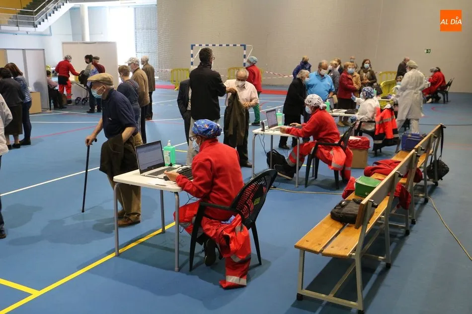 Foto 3 - Nueva jornada de vacunaciones en Guijuelo con 600 dosis de Pzifer por la ma&ntilde;ana