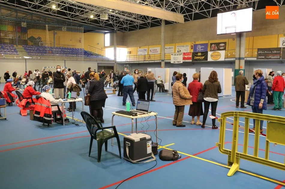 Foto 2 - Nueva jornada de vacunaciones en Guijuelo con 600 dosis de Pzifer por la ma&ntilde;ana