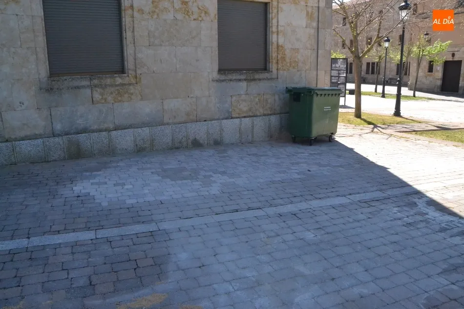 Foto 8 - En marcha una nueva tanda de retirada de contenedores soterrados del centro hist&oacute;rico mirobrigense