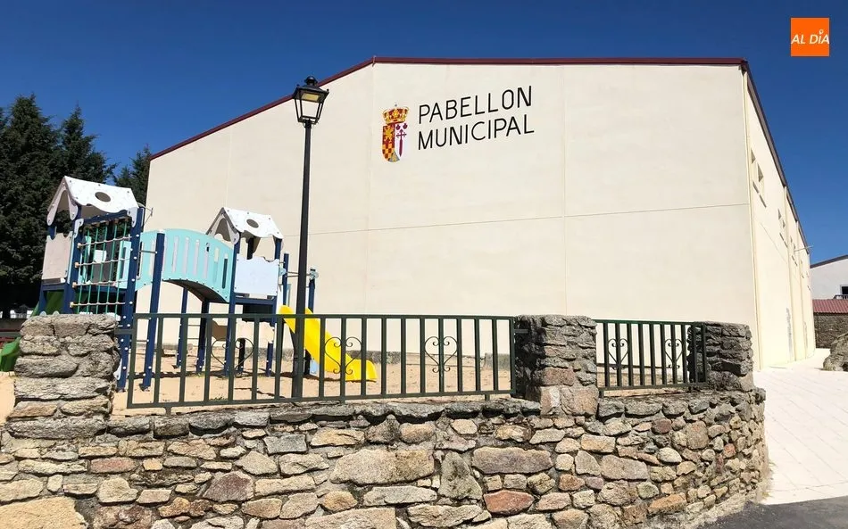 Foto 5 - El Ayuntamiento de Barruecopardo acondiciona el pabell&oacute;n polideportivo para vacunaciones masivas  