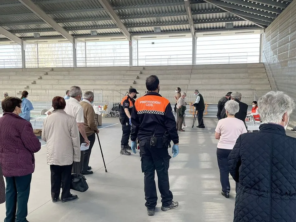 Foto 5 - En torno a 400 mayores de 80 a&ntilde;os de la Periurbana Sur se han vacunado este martes en Carbajosa&nbsp;