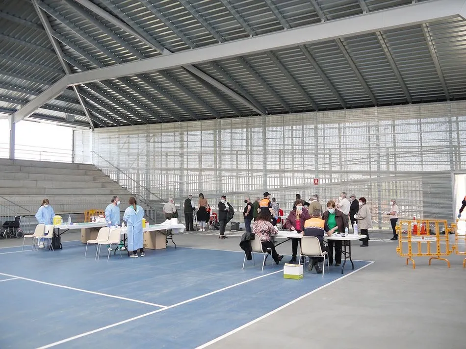 Foto 4 - En torno a 400 mayores de 80 a&ntilde;os de la Periurbana Sur se han vacunado este martes en Carbajosa&nbsp;