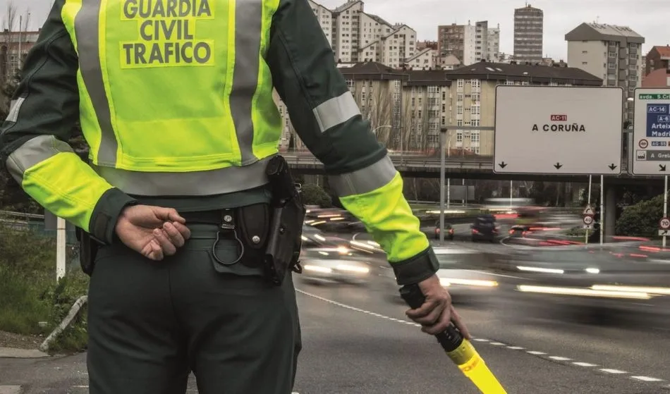 Control de tráfico de la Guardia Civil. - GUARDIA CIVIL