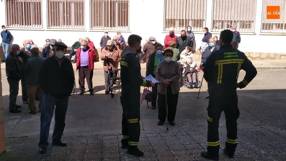 Foto 7 - Vacunados m&aacute;s de 400 mayores de 80 a&ntilde;os en la primera cita masiva celebrada en Lumbrales