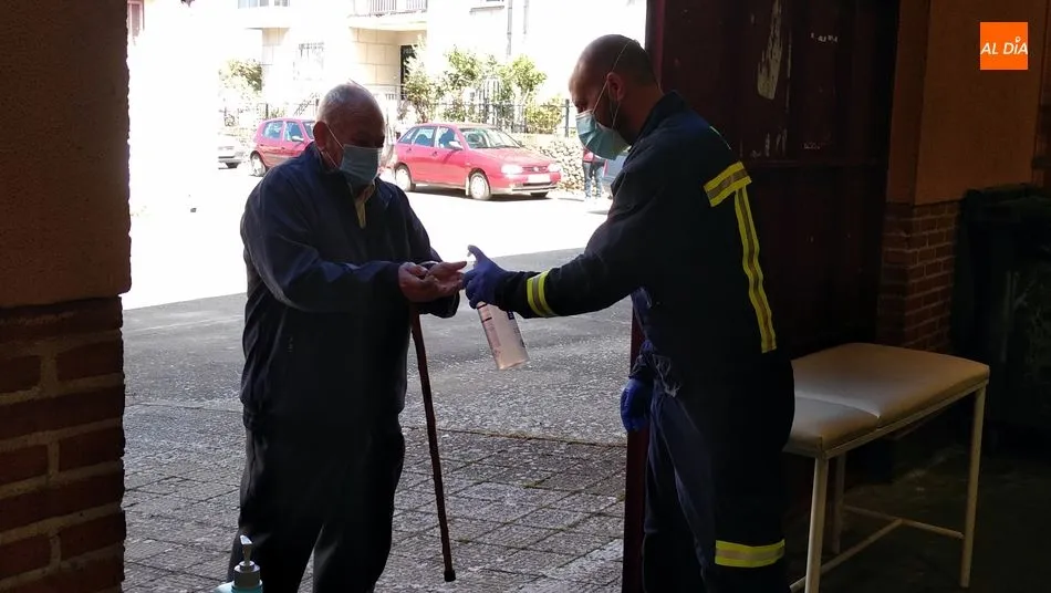 Foto 3 - Vacunados m&aacute;s de 400 mayores de 80 a&ntilde;os en la primera cita masiva celebrada en Lumbrales