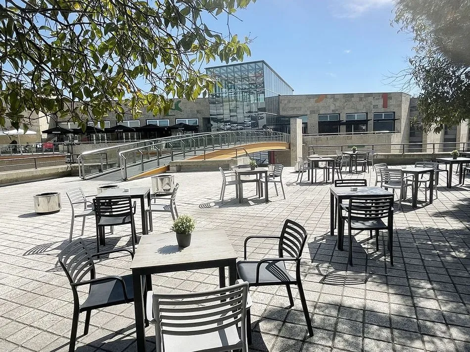 Foto 4 - Cafeter&iacute;as, cervecer&iacute;as y restaurantes del CC El Tormes siguen ofreciendo servicio en las nuevas...