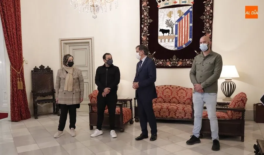 Foto 4 - El alcalde agradece al chef &Oacute;scar Calleja por apostar por Salamanca para impulsar sus proyectos y...