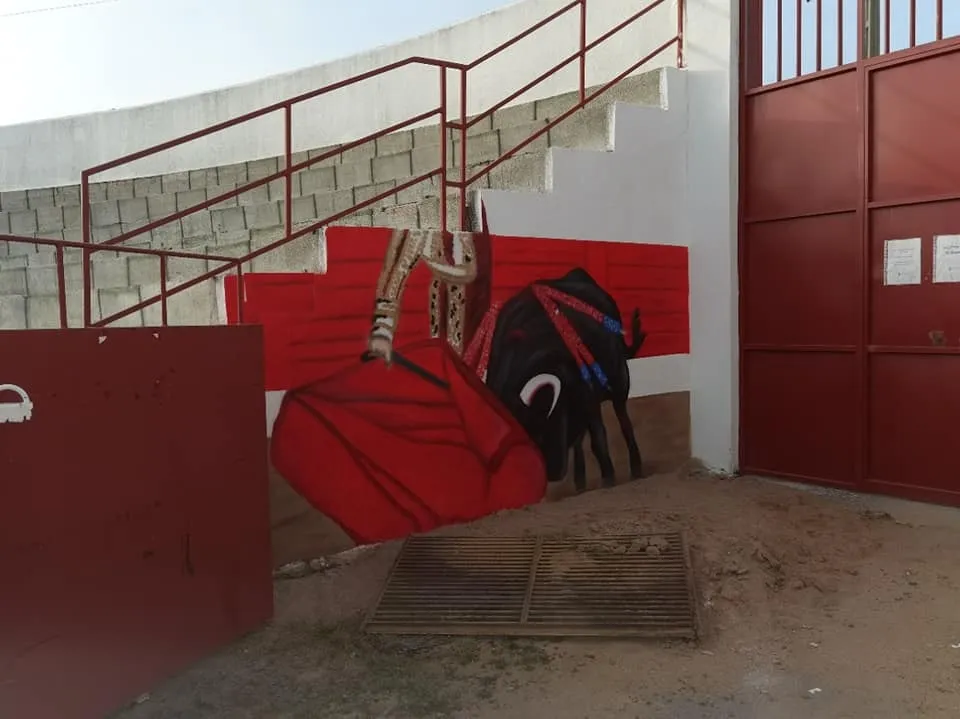 Foto 3 - Kikeartmd decora la plaza de toros de Villoria&nbsp;  