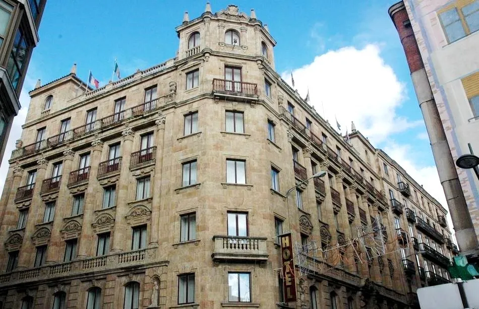 Hotel Monterrey en la calle Azafranal