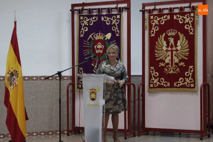 Foto 6 - La periodista Carmen Ferreras recibe el reconocimiento de 'Embajadora Marca Ej&eacute;rcito' en Salamanca