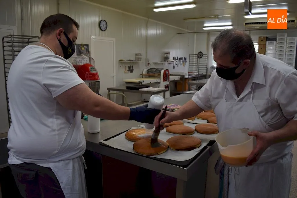 Foto 8 - Pasteler&iacute;a Teresiana: &ldquo;El hornazo dulce es el m&aacute;s demandado por la gente de cara al Lunes de...