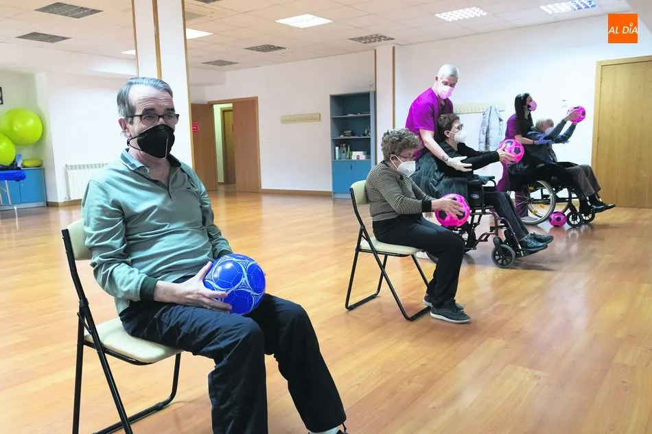 Foto 3 - &ldquo;Estar parados ha afectado mucho a los pacientes con Parkinson, es como si hubieran perdido tres...