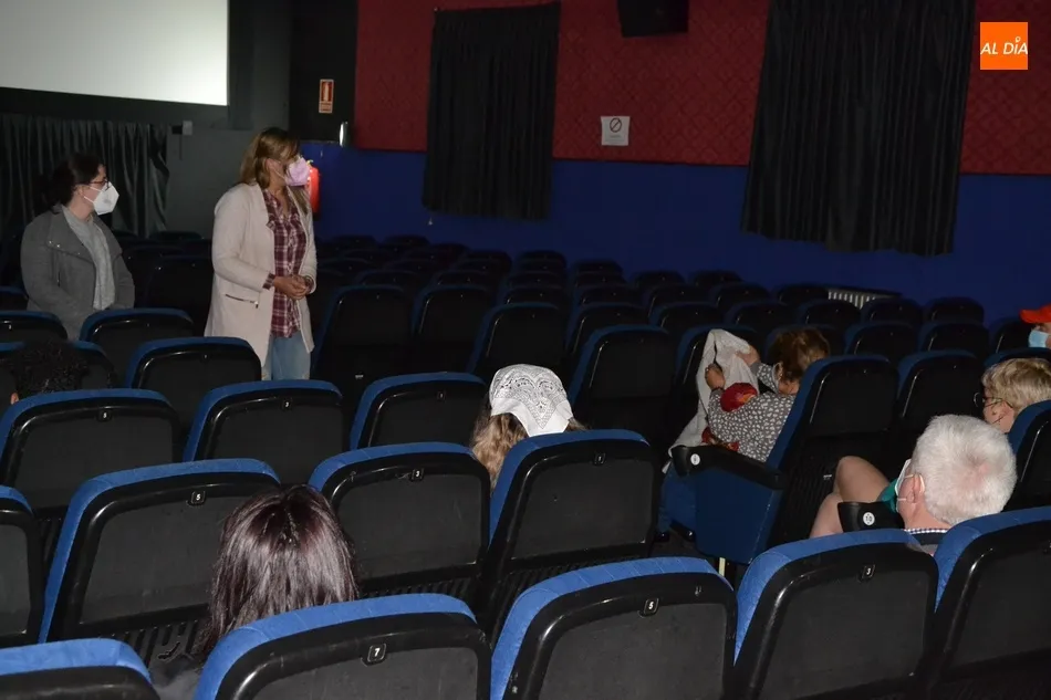 Foto 6 - Sesi&oacute;n de igualdad en el Cine Juventud con la proyecci&oacute;n de &lsquo;Figuras Ocultas&rsquo;  